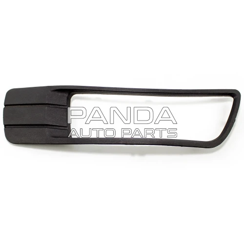 Решетка противотуманной фары правая 1068001653