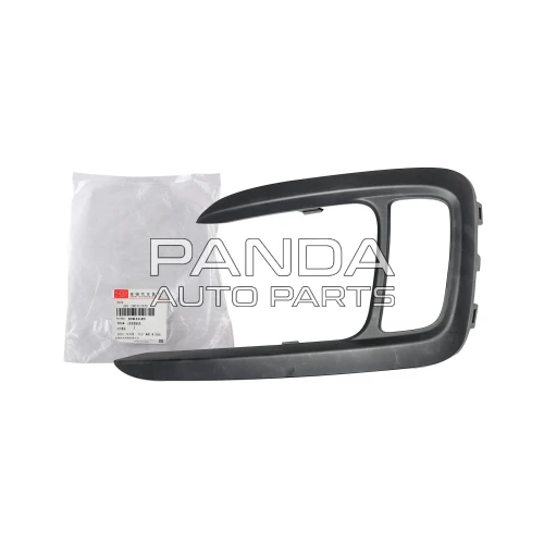 Решетка противотуманной фары правая черная ОРИГИНАЛ J69-2803524BA