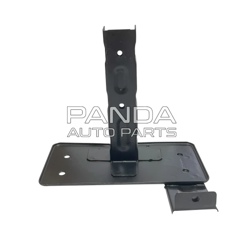 Кронштейн заднього бампера правий 1801530180